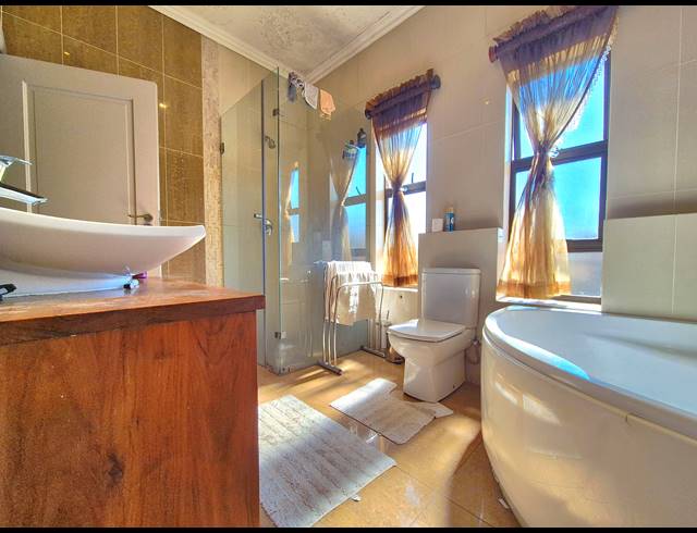 4 BEDROOM FREEHOLD FOR SALE IN SUNWARD PARK